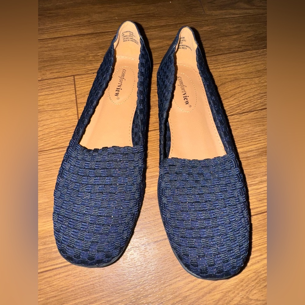 Comfortview Women's Wide Width The Bethany Flat Shoes Size 8W Navy NWOB